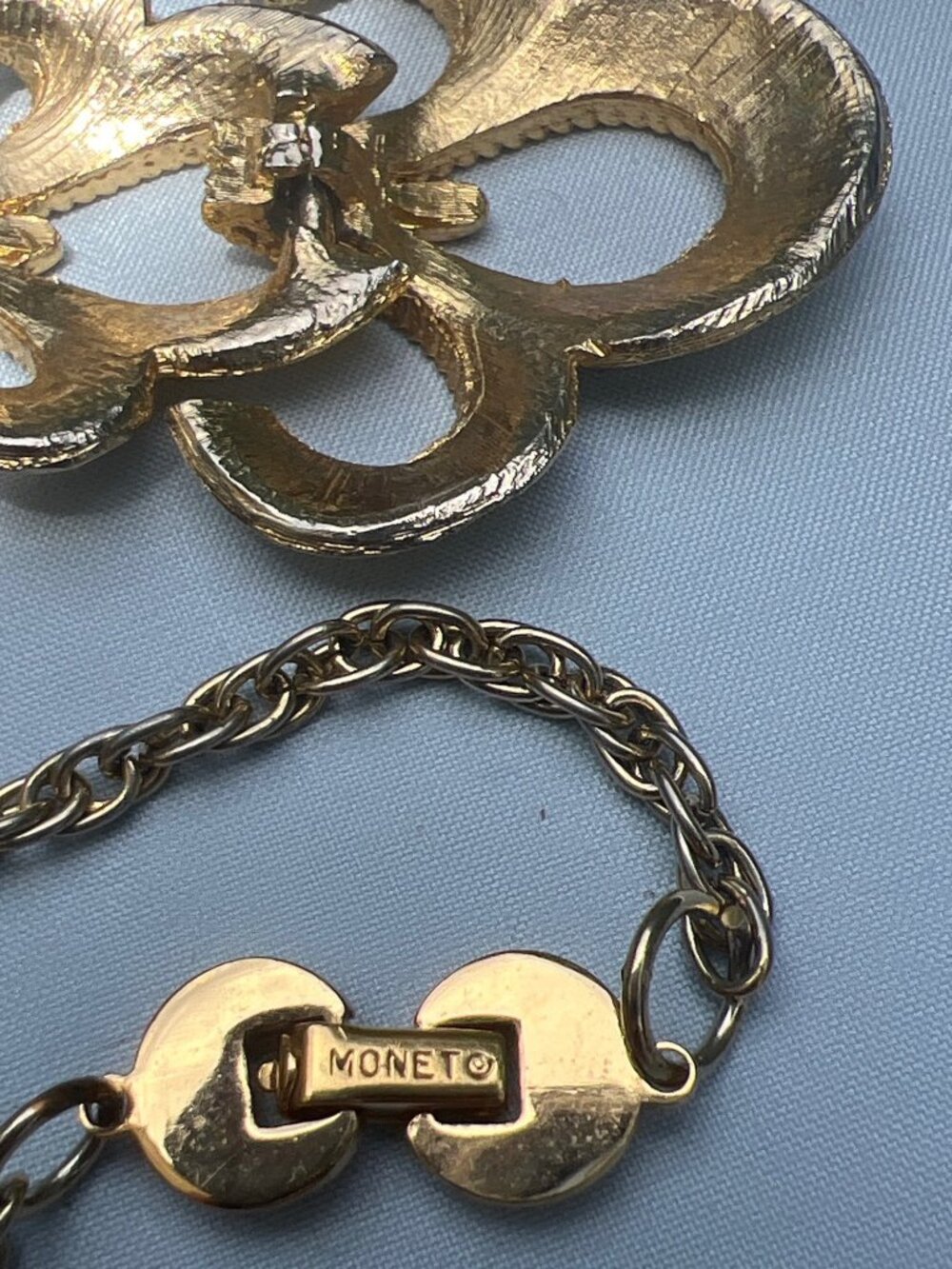 Vintage Monet Gold-Tone Statement Pendant Necklace With Textured Design & Chain - Picture 6 of 8